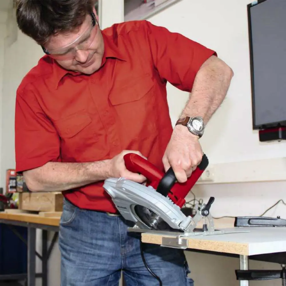 Циркулярная пила Einhell TC-CS 1400