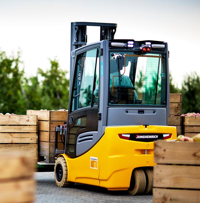 Электрический погрузчик Jungheinrich EFG 220 DZ, 4700 мм с сайдшифтом