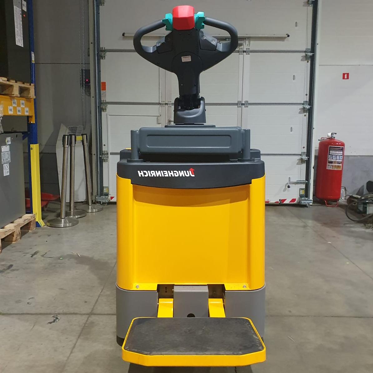 Тележка электрическая самоходная ERE 120n, 2000 кг, 1150 x 530 мм, с местом для оператора, свинцово-кислотная АКБ 250 Ah