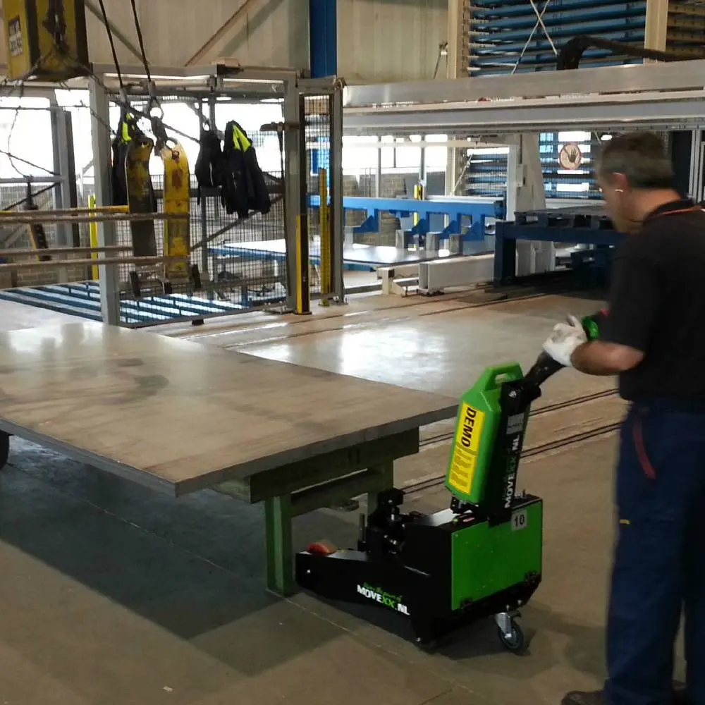 Электрический тягач MOVEXX T2500-P в комплекте с литиевой АКБ б/м 2500 кг