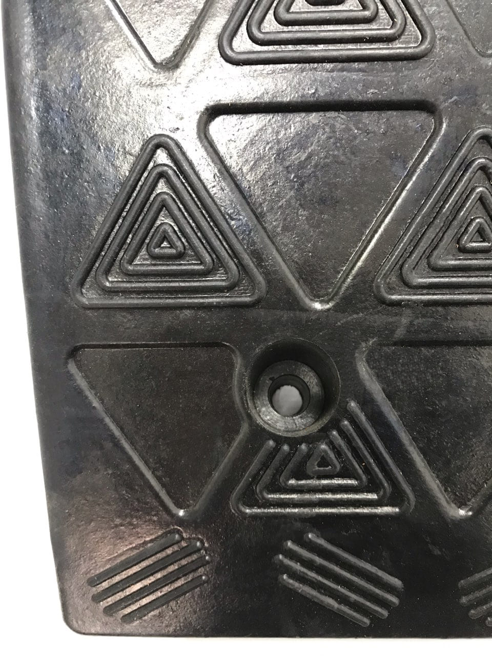  Съезд с бордюра СР-140-1 средняя часть с кабель-каналом без светоотражателей