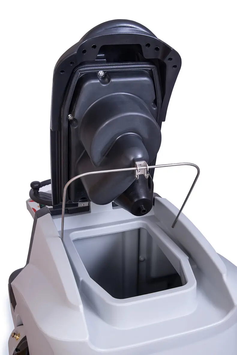 Поломоечная машина аккумуляторная с местом оператора Bennett Hussar H860b с литиевой АКБ 210 а/ч