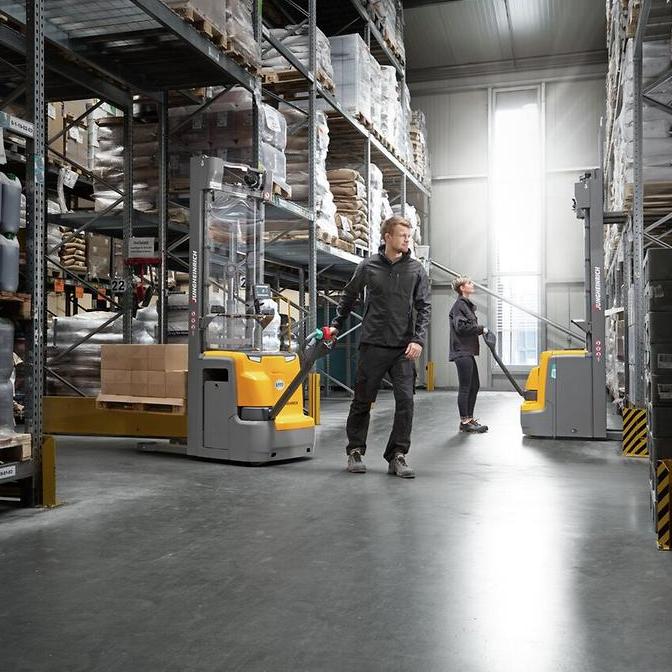 Штабелер электрический самоходный Jungheinrich EJC 214 DZ, 5350 мм