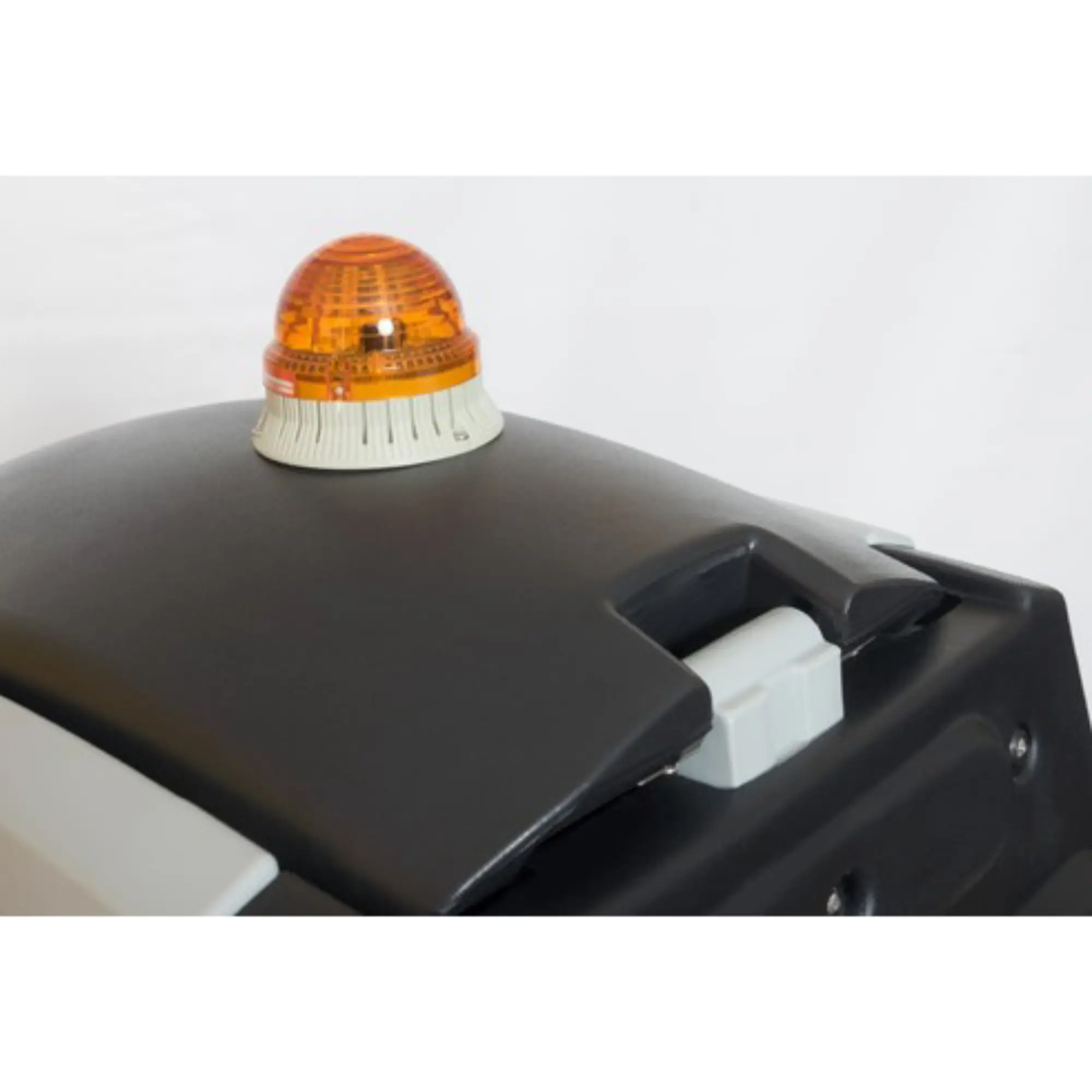 Поломоечная машина аккумуляторная с местом оператора Bennett Hussar H860b с литиевой АКБ 315 а/ч