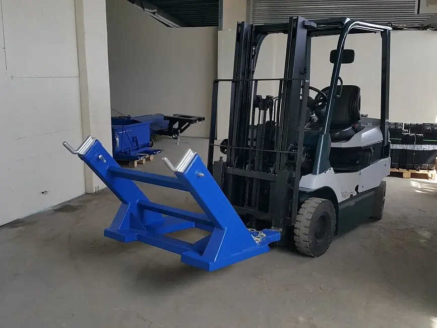 Захват с креплением на вилы погрузчика ССБ(стрела специальная для биг-бегов)-2