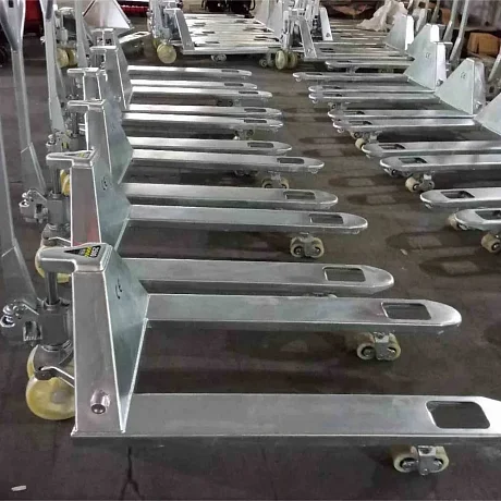 Оцинкованная гидравлическая тележка (рохля) JHLIFT WH-25G, 2500 кг, 1150х550 мм, с нейлоновыми колесами картинка