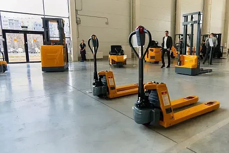 Тележка электрическая самоходная JHLIFT EPT 20H, 2000 кг, 1150 x 550 мм, Li-Ion с батареей 48V, 15 Ah картинка