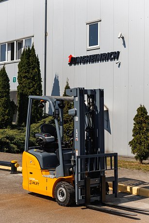 Электрический погрузчик JHLIFT CPDS 13-20 XC, трехопорный, с интегрированной Li-Ion батареей картинка