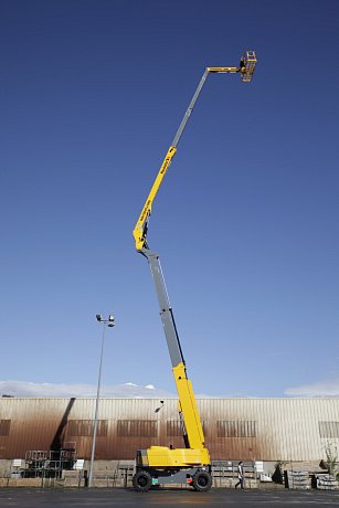Дизельный коленчатый подъемник Haulotte HA 41 RTJ PRO, р/в 41500 мм, г/п 230 кг картинка