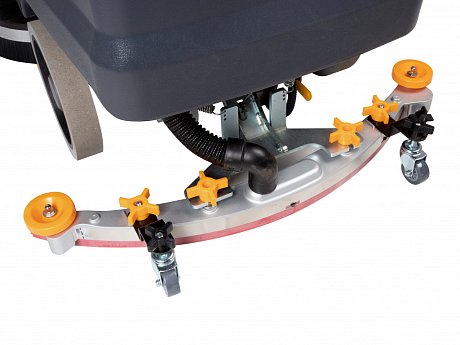 Поломоечная машина с местом оператора Chancee K70 Single brush с гелевыми АКБ (113 а/ч при С5) картинка