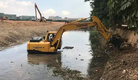 Экскаватор плавающий Yuchai YC135S картинка