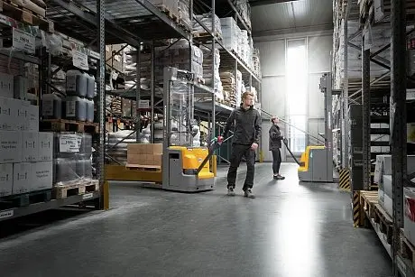 Штабелер электрический самоходный Jungheinrich EJC 214 DZ, 4690 мм картинка