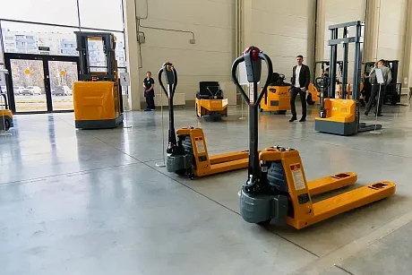 Тележка электрическая самоходная JHLIFT EPT 20H, 2000 кг, 1150 x 550 мм, Li-Ion с батареей 48V, 15 Ah картинка