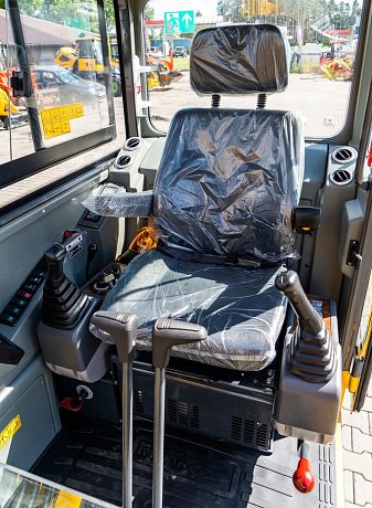 Миниэкскаватор Yuchai YC 25-8 картинка