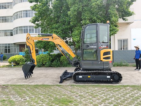 Миниэкскаватор Yuchai YC 35-SR картинка