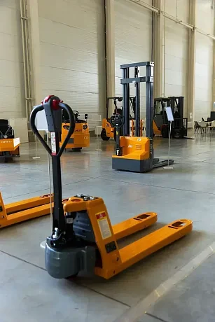 Тележка электрическая самоходная JHLIFT EPT 20H, 2000 кг, 1150 x 550 мм, Li-Ion с батареей 48V, 15 Ah картинка