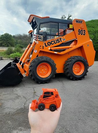 Мини-погрузчик LOCUST L903 картинка