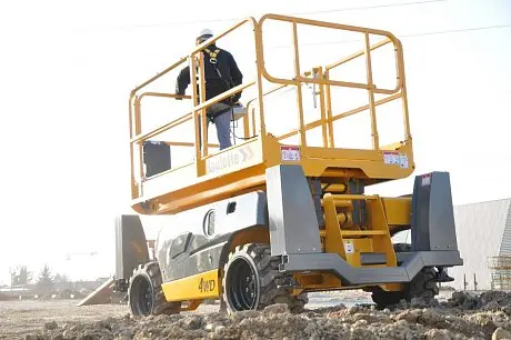 Самоходный ножничный дизельный подъемник Haulotte Compact 12 DX картинка
