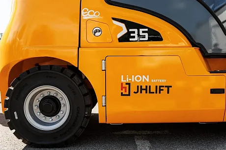 Четырехопорный электрический погрузчик JHLIFT CPD 15-38 ХE, 2500-7000 мм, с интегрированной Li-Ion батареей   картинка