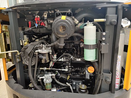 Миниэкскаватор Yuchai YC 18-SR Canopy картинка