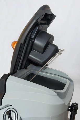 Поломоечная машина аккумуляторная с местом оператора Bennett Ranger R510b картинка