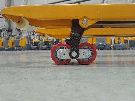 Гидравлическая тележка (рохля) JHLIFT BF25-H, 2500 кг, 1150х550 мм, усилен., с резиновыми колесами картинка