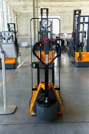 Электротележка JHLIFT EPT 15 WB с защитной решеткой и АКБ 15Ah (Li-Ion) картинка