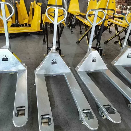 Оцинкованная гидравлическая тележка (рохля) JHLIFT WH-30G, 3000 кг, 1150х540 мм, с нейлоновыми колесами картинка
