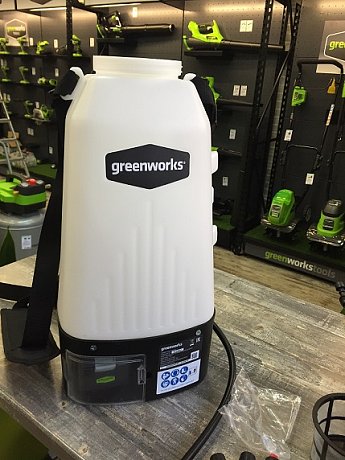 Опрыскиватель садовый аккумуляторный Greenworks 24V картинка