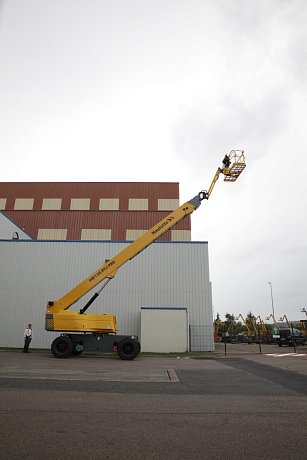 Самоходный телескопический подъемник Haulotte HT 43 RTJ PRO картинка