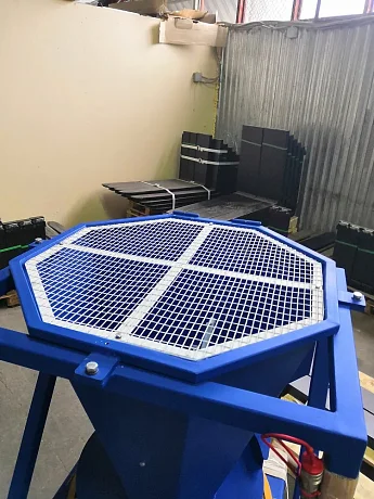 Разбрасыватель реагента РБ-230 картинка