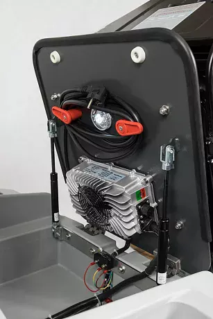 Поломоечная машина аккумуляторная с местом оператора Bennett Patrol P150-85R картинка