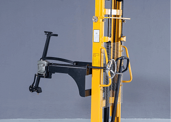 Как выбрать штабелер-бочкокантователь