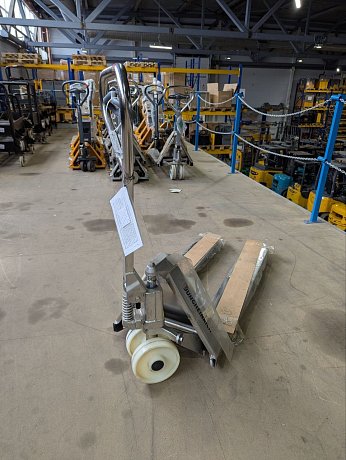 Гидравлическая тележка (рохля) из нержавеющей стали Jungheinrich AM I20 N-GN, 2000 кг, 1140х520 мм, с нейлоновыми колесами картинка