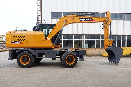Экскаватор колесный Yuchai YC210W картинка