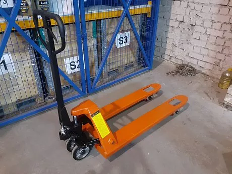 Гидравлическая тележка (рохля) CBY-AC 2.5, 2500 кг, 1150х550 мм, с резиновыми колесами картинка