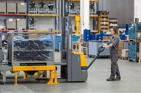 Штабелер электрический самоходный Jungheinrich EJC 110 ZT,  2500 мм картинка