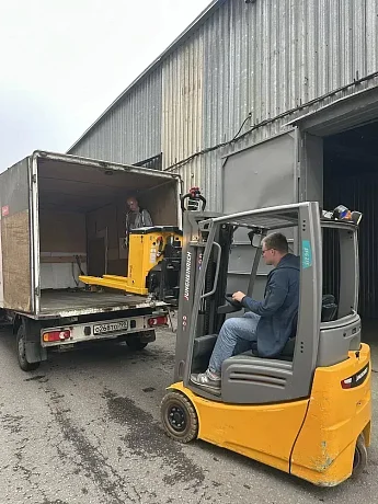 Тележка электрическая самоходная JHLIFT RPT30-HD для бездорожья, 3000 кг, 1150 х 550, АКБ 48В 52Ач свинцово-кислотная картинка