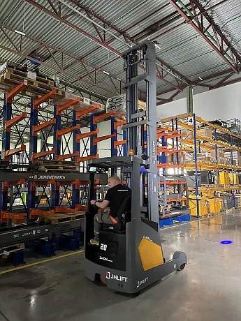 Ричтрак JHLIFT CQD 20 XC, 11000 мм (интегрированная Li-Ion АКБ) картинка