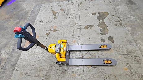 Тележка электрическая самоходная Jungheinrich PTE 15Q, Li-Ion с батареей 24V, 50Ah, 1500 кг, 1150 x 540 мм, с колесами баланса картинка