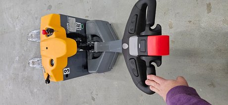 Тележка электрическая самоходная JHLIFT CBD 20 mini, 2000 кг, 1150 x 560 мм, Li-Ion с батареей 20 Ah картинка