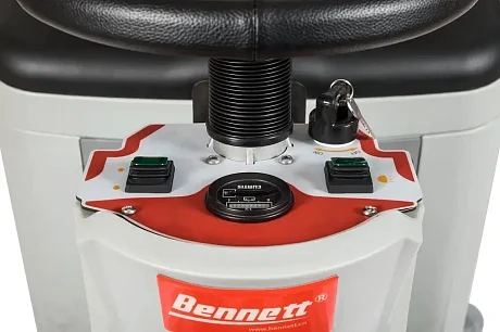 Поломоечная машина аккумуляторная с местом оператора Bennett Ranger R660b с литиевой АКБ 105 а/ч картинка