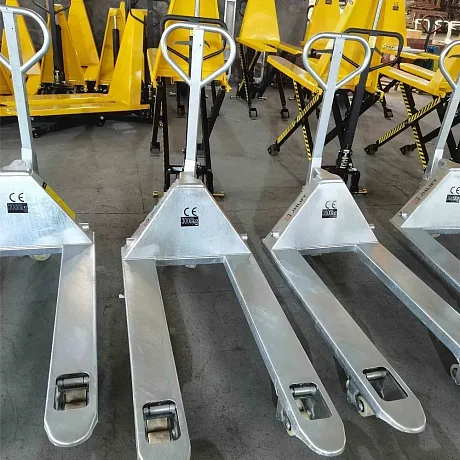 Оцинкованная гидравлическая тележка (рохля) JHLIFT WH-30G, 3000 кг, 1150х540 мм, с нейлоновыми колесами картинка