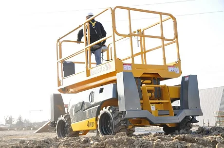 Самоходный ножничный дизельный подъемник Haulotte Compact 12 DX картинка
