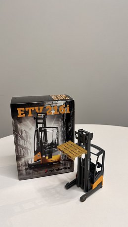 Модель Ричтрак Jungheinrich ETV216i картинка