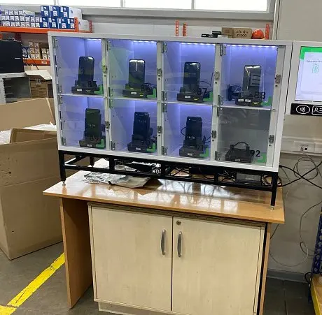 Шкаф Инлокер для автоматической выдачи ТСД 60 мини ячеек картинка