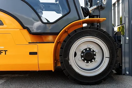 Четырехопорный электрический погрузчик JHLIFT CPD 15-38 ХE, 2500-7000 мм, с интегрированной Li-Ion батареей   картинка