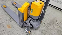 Тележка электрическая самоходная Jungheinrich PTE 15Q, Li-Ion с батареей 24V, 50Ah, 1500 кг, 1150 x 540 мм, с колесами баланса