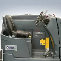 Поломоечная машина аккумуляторная Nilfisk CS 7010 с местом для оператора