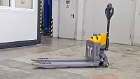 Тележка электрическая самоходная Jungheinrich PTE 15Q, Li-Ion с батареей 24V, 50Ah, 1500 кг, 1150 x 540 мм, с колесами баланса
